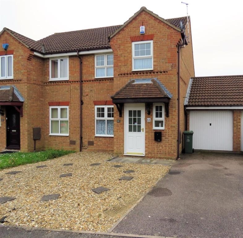 Oldbrook, Milton Keynes 3 Bed SemiDetached House, Douglas Place, MK6