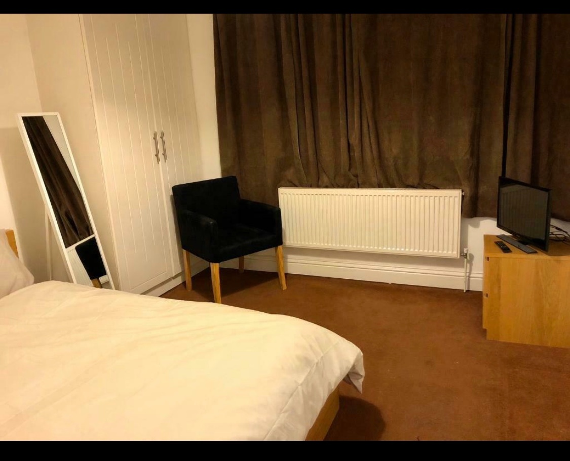 Dagenham 1 Bed Flat, Heathway, RM9 To Rent Now for £1,250.00 p/m