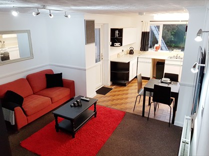 6 Bed Semi-Detached House, Staple Hill Road, BS16