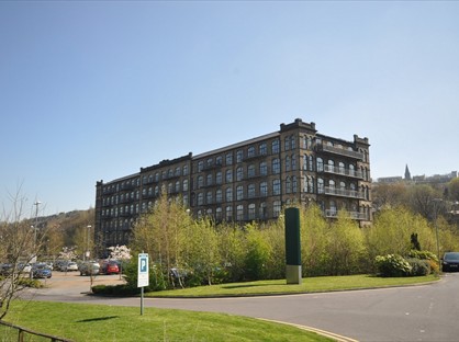 1 Bed Flat, Titanic Mills, HD7