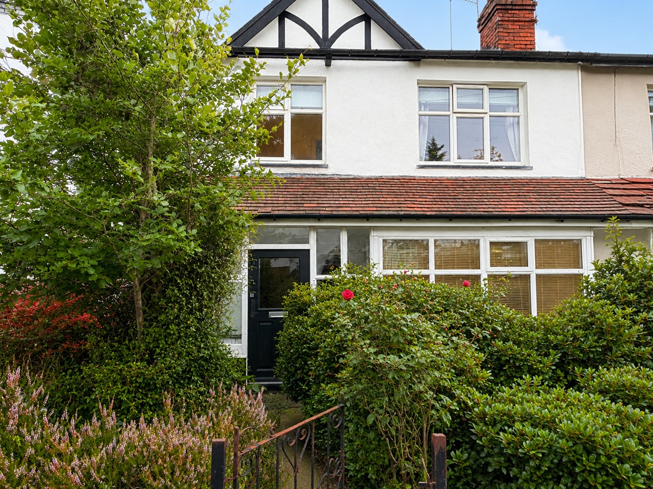 3 Bed Semi-Detached House, Moor Park Villas, LS6