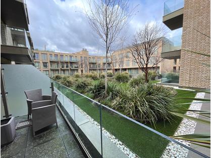 1 Bed Flat, Queens Wharf, W6