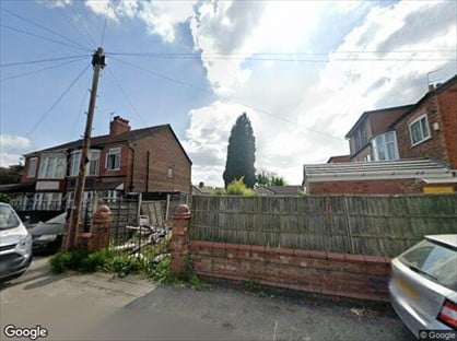 3 Bed Semi-Detached House, Green Drive, M19