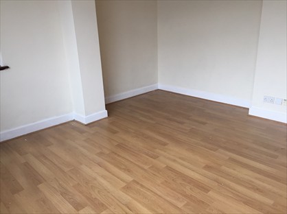 1 Bed Flat, Wish Lane Court, PO5