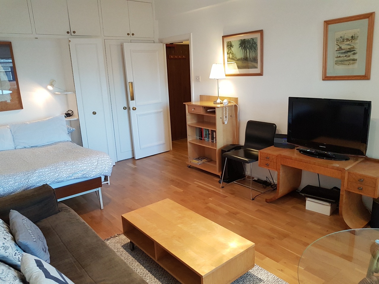 Studio Flat, Broadwalk Court, W8 photo 2
