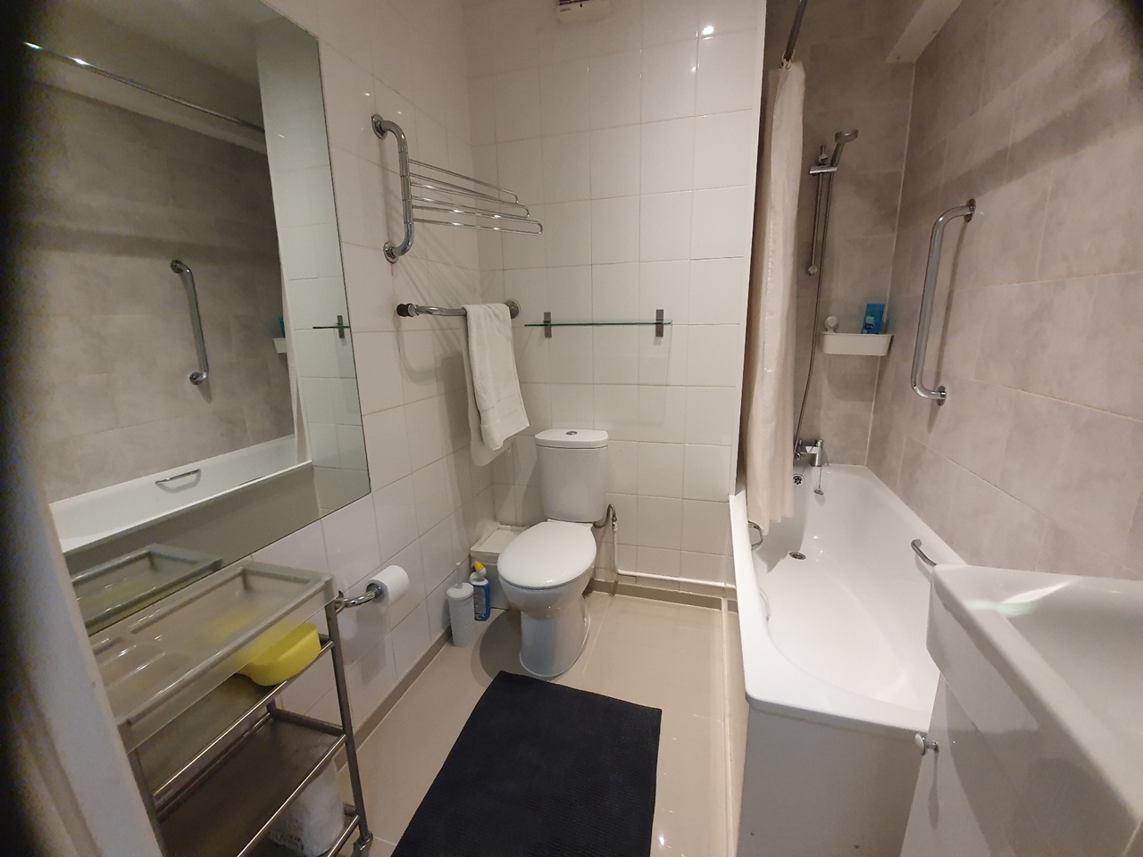 Studio Flat, Broadwalk Court, W8 photo 3