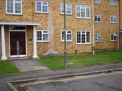 2 Bed Flat, Waters Drive, TW18