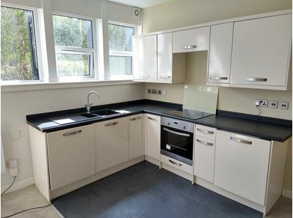 2 Bed Flat, Ravenscliffe Road, ST7