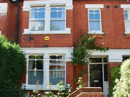 Room in a Shared House, Hereford Road, W5
