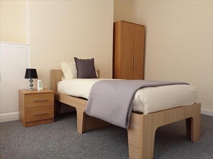 Room in a Shared House, John Street, S80