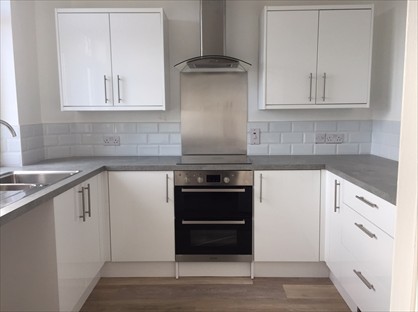 2 Bed Flat, Stockwood, BS14