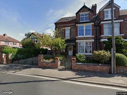 4 Bed Semi-Detached House, Queens Road, M41