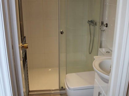 Room in a Shared House, Cedar Close, IG1