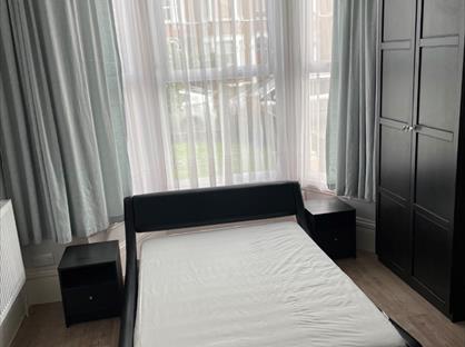 Room in a Shared House, Kingswood Road, IG3