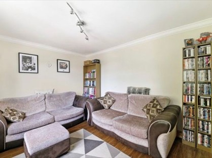 2 Bed Maisonette, Chetwode Road, KT20