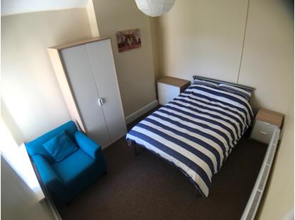 Room in a Shared House, School Road, WA2