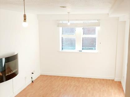 1 Bed Flat, Midland Court, B3