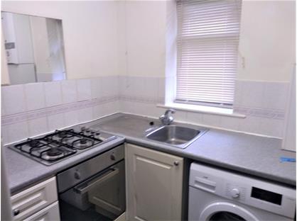 1 Bed Flat, Wellington Street West, M7