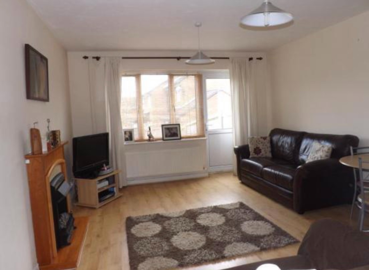 Luton 2 Bed Terraced House, Bushmead Road, LU2 To Rent Now for £