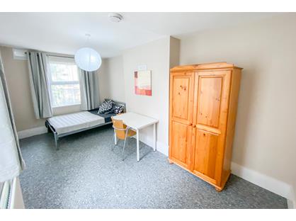 Room in a Shared House, Fullerton Road, CR0