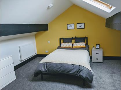 Room in a Shared House, Brook Street, HD5