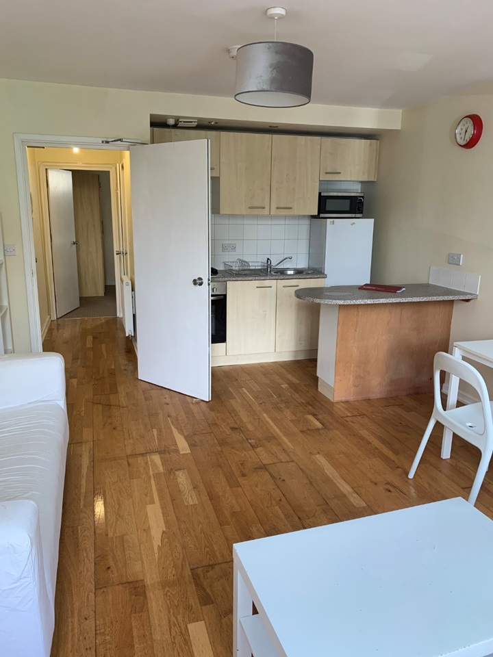 Cardiff 1 Bed Flat, Ninian Road, CF23 To Rent Now for £780.00 p/m