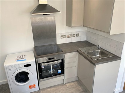 Studio Flat, Church Street, NG18