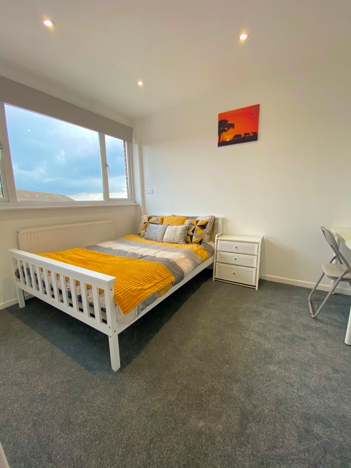 Luton Room in a Shared House, Chertsey Close, LU2 To Rent Now for £