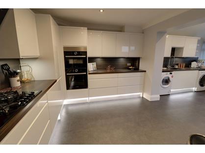 Room in a Shared House, New England Crescent, SS3