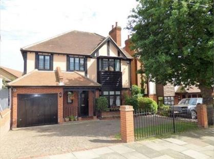 4 Bed Detached House, Somerville Gardens, SS9