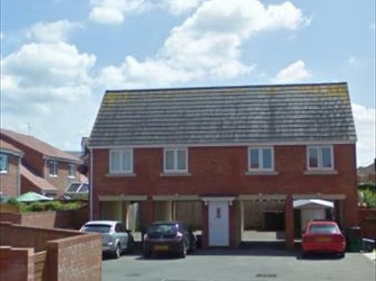 2 Bed Flat, Griffen Close, TA6