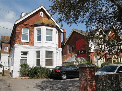 3 Bed Flat, Richmond Road, BN11