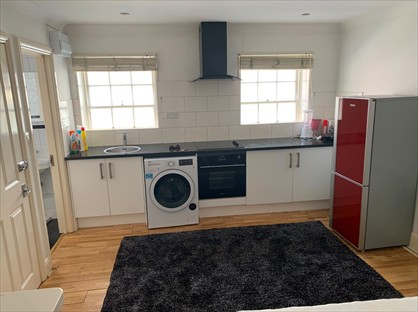 Studio Flat, Alie St, E1