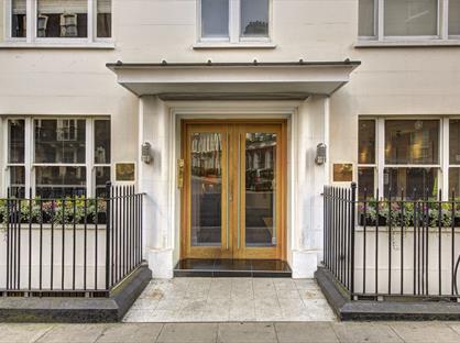 1 Bed Flat, Hill Street, W1J