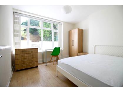 Room in a Shared Flat, Camden Road, NW1
