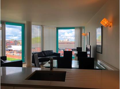 3 Bed Bungalow, Navigation Building, UB3
