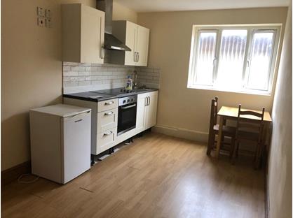 Studio Flat, Connect House, CR4