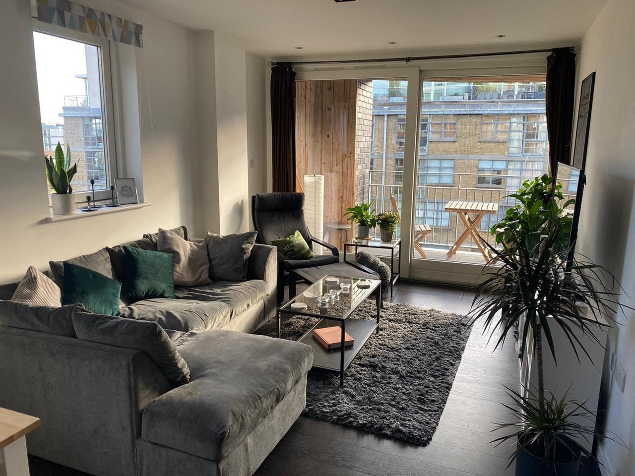 2 Bed Flat, Wharf Road, N1 photo 2