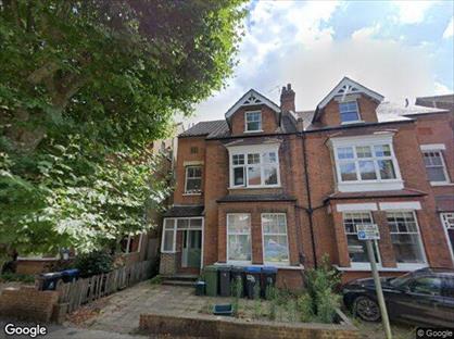 2 Bed Flat, Victoria Avenue, KT6
