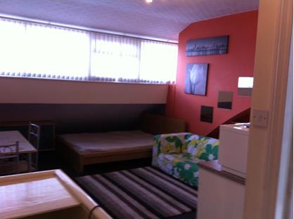 Studio Flat, Carrill Grove East, M19
