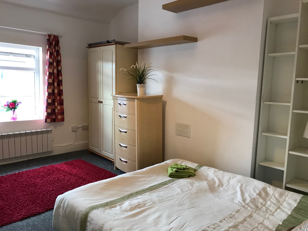 Portsmouth Studio Flat, (F) 22 Elphinstone Road, PO5 To Rent Now