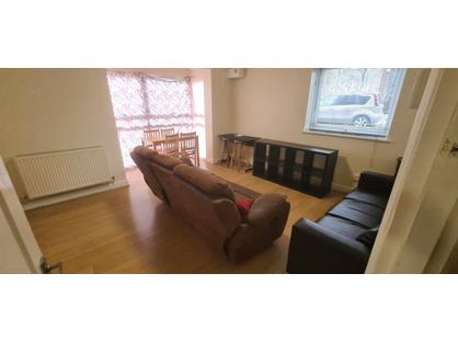 2 Bed Flat, High Road, N15