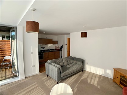 2 Bed Flat, Cross Street, PO1