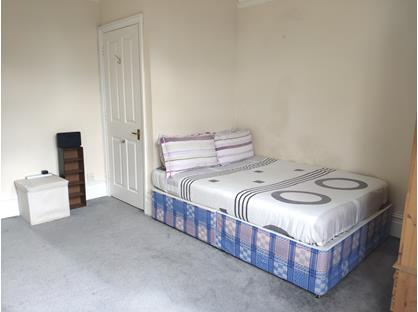 Studio Flat, Ewell Road, KT6