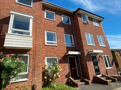 4 Bed Terraced House, Warblington Street, PO1