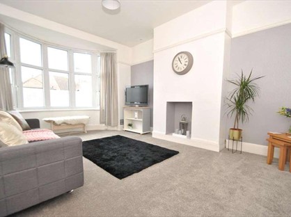 1 Bed Flat, Hainault Avenue, SS0