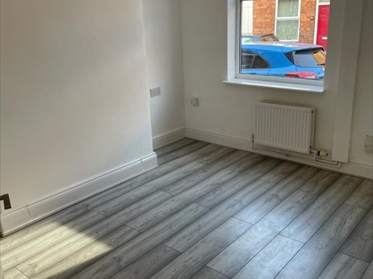 3 Bed Terraced House, Florence, LN2