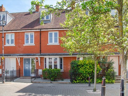 4 Bed Terraced House, Old Watling Street, CT1