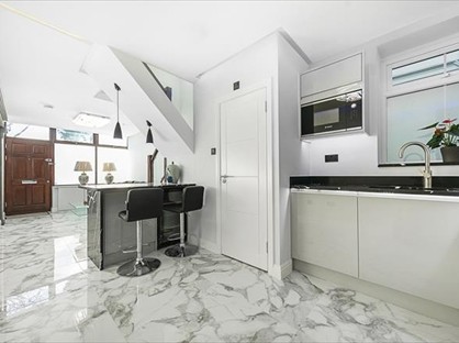 3 Bed Semi-Detached House, Glenthorne Road, W6