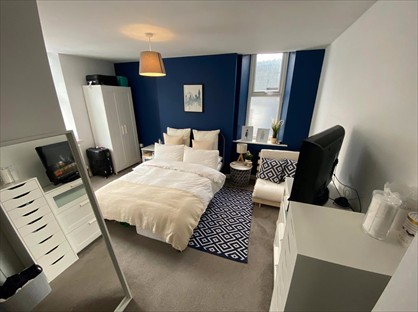 Room in a Shared House, Wood Road, S6